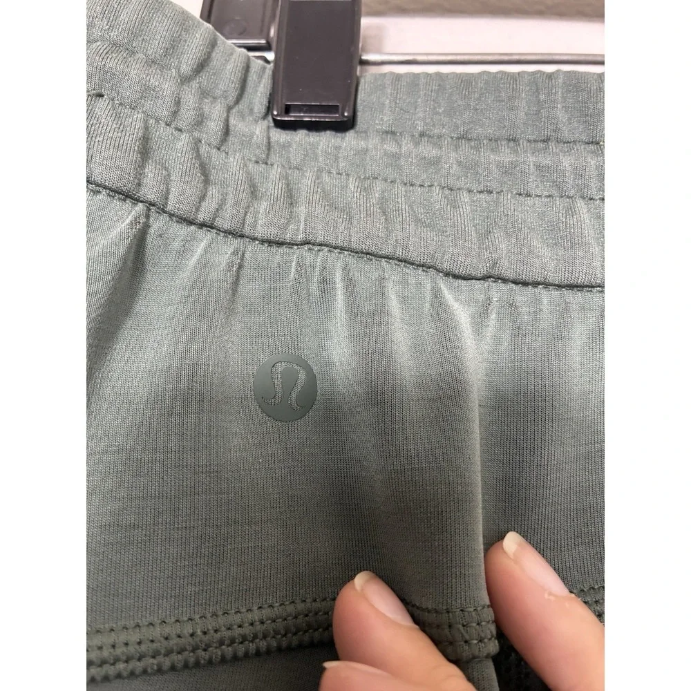 lululemon becalm mid-rise wide-leg pant Sz 12 Green Has Slight Wear On Pockets